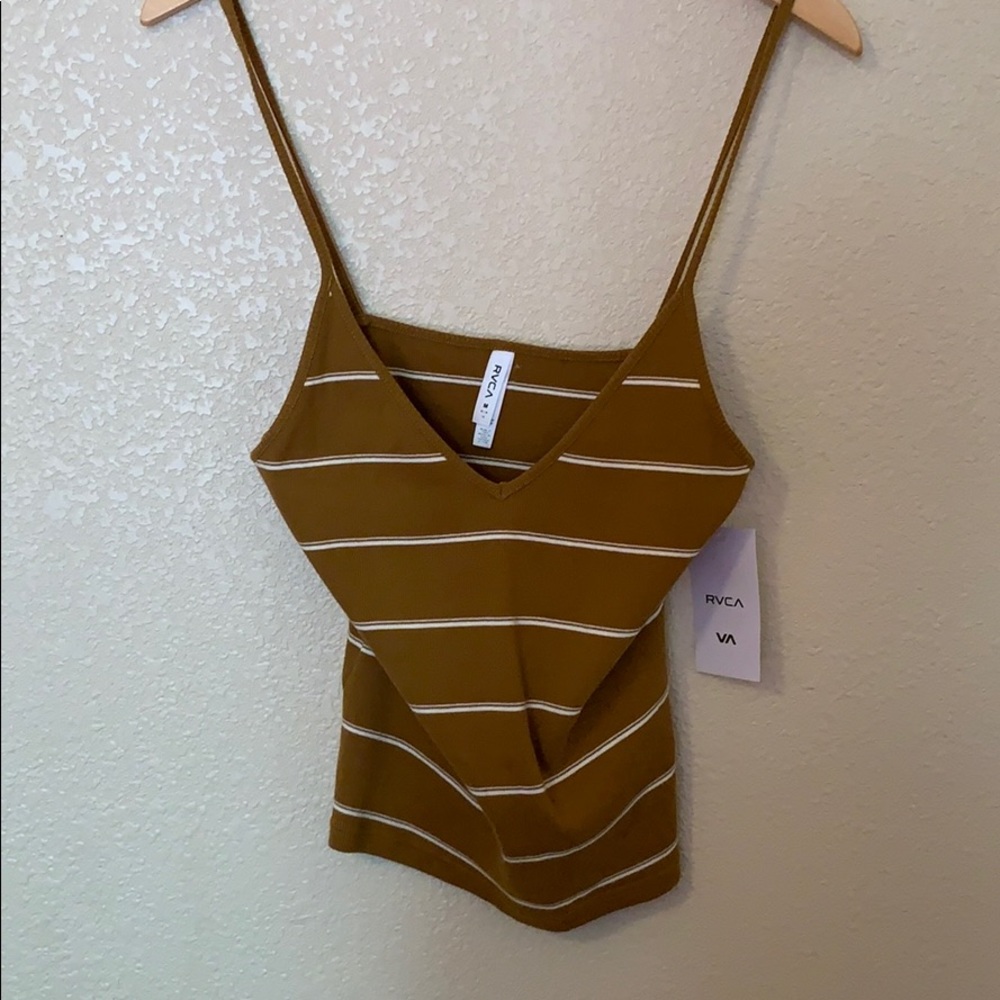 🆕 NWT RVCA tank M